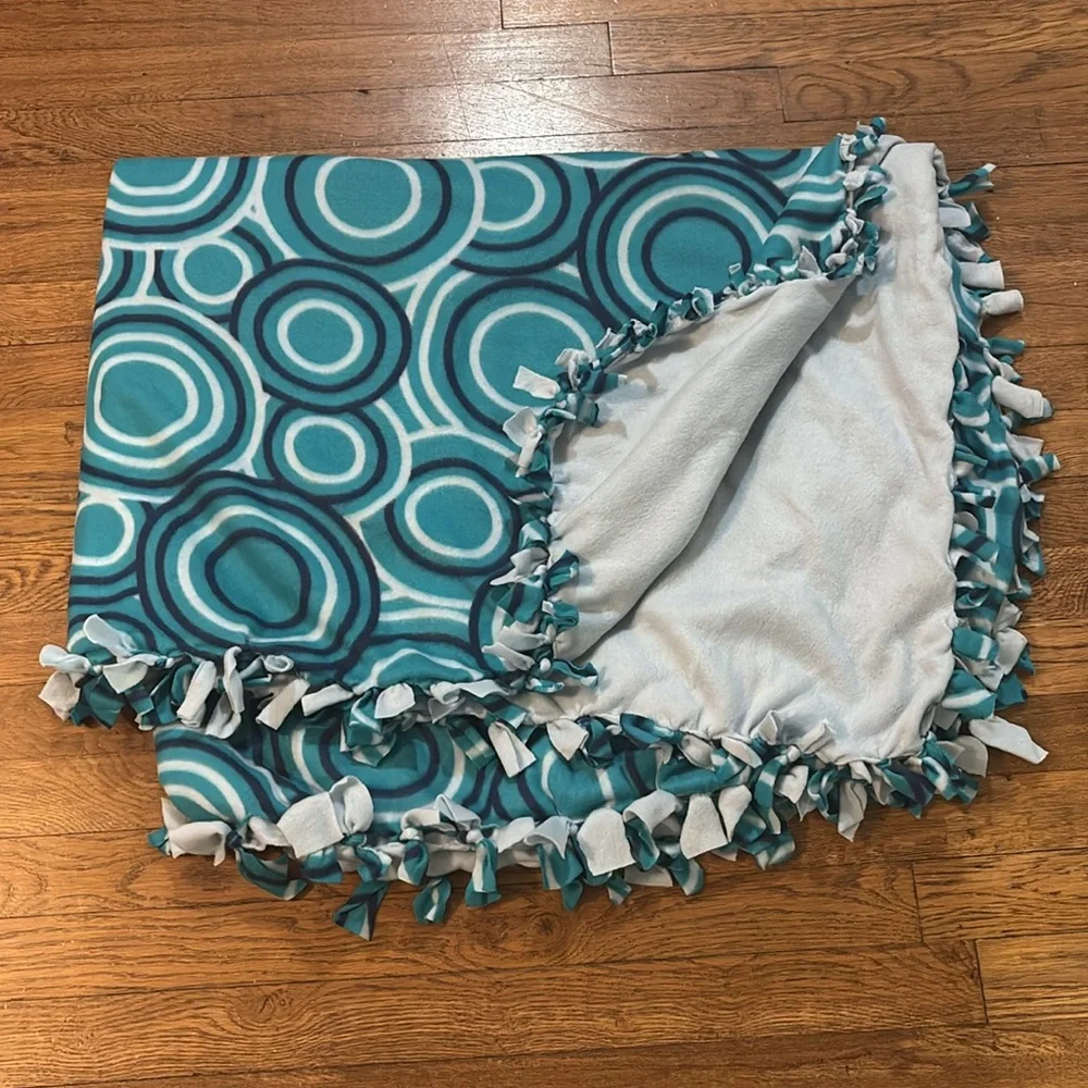 Teal Circle Patterned Blanket with Knotted Fringe Edges